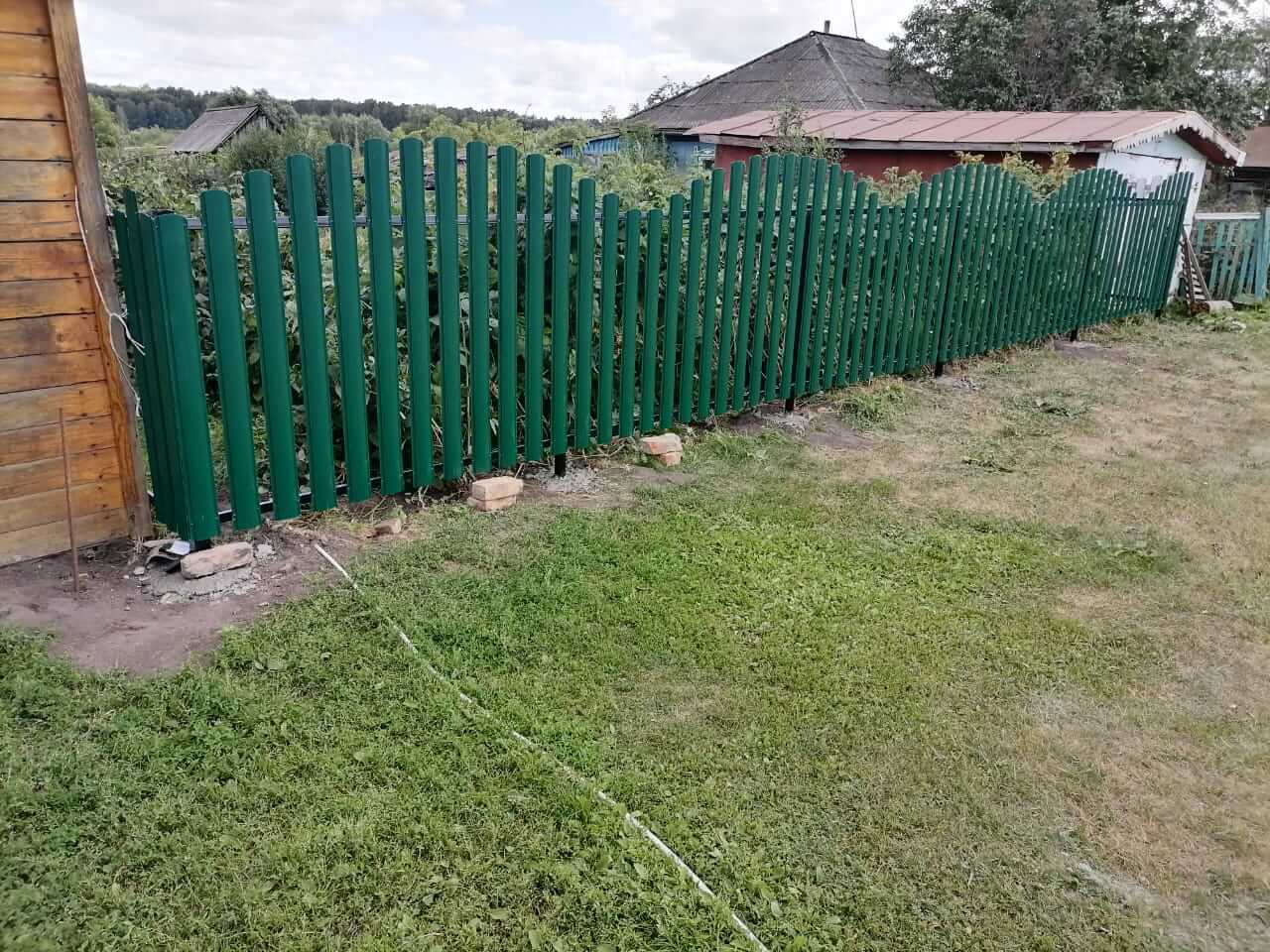 забор из штакетника Зеленый Мох фото1 в Киржаче