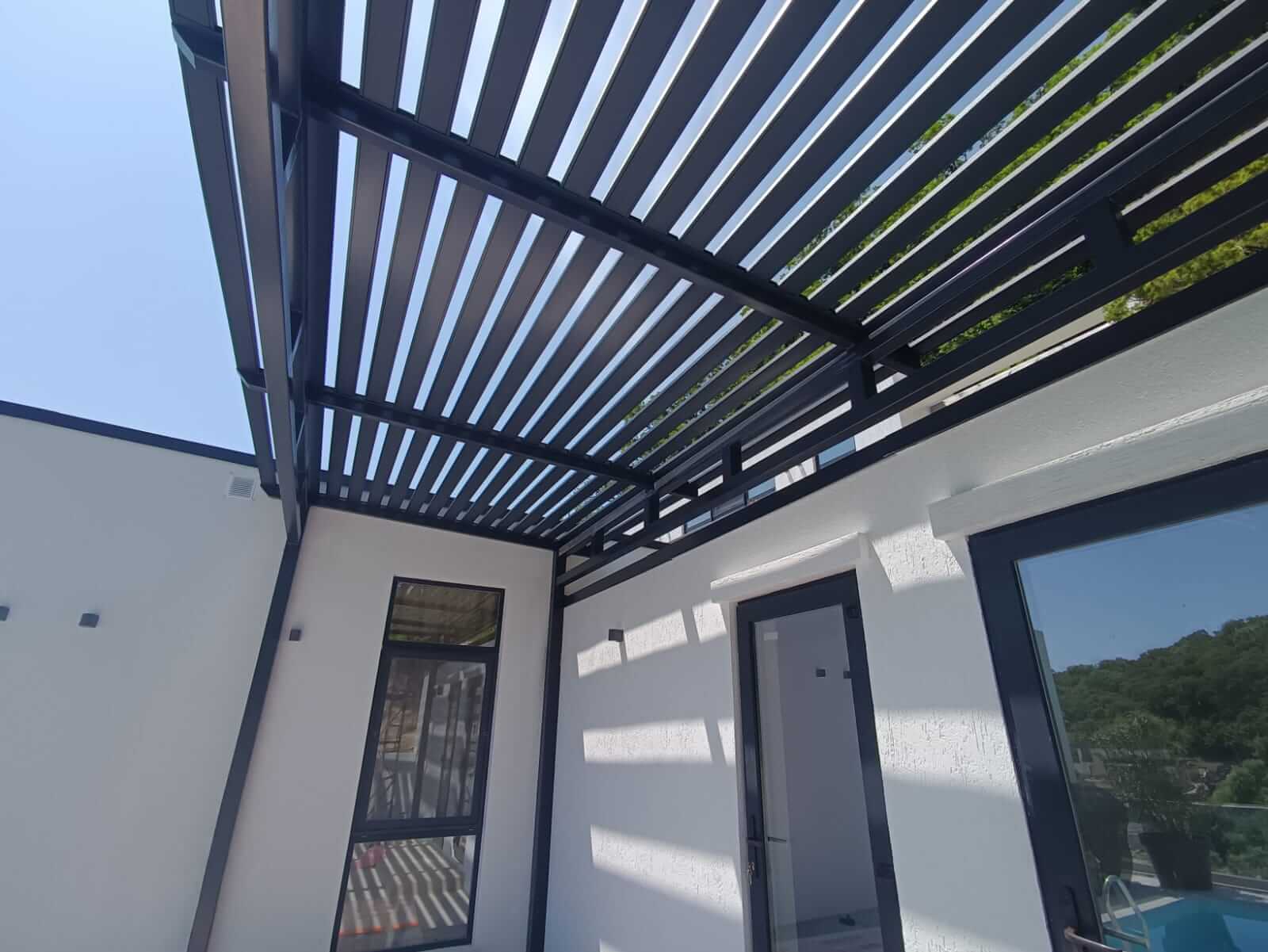 пергола из металлического планкена RAL7024 серый графит фото4 в Киржаче