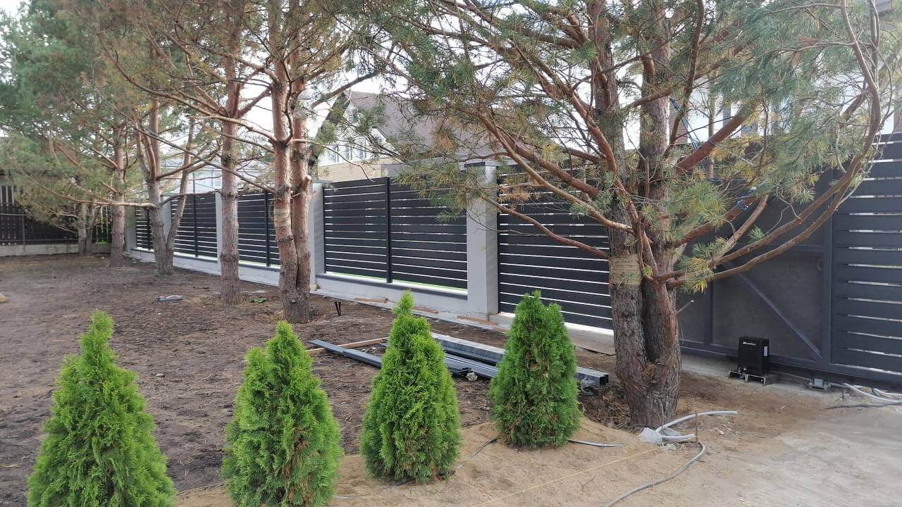 Забор-ранчо из металлопланкена 36м RAL7024 Серый Графит фото 6 в Киржаче