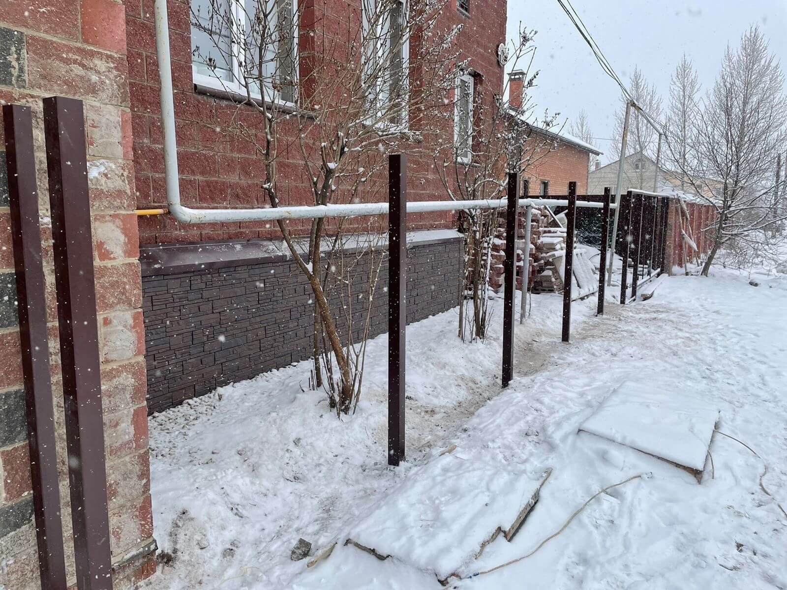 Забор из ламелей еврожалюзи 38м RAL8017/8017 Шоколад двусторонний фото 2 в Киржаче