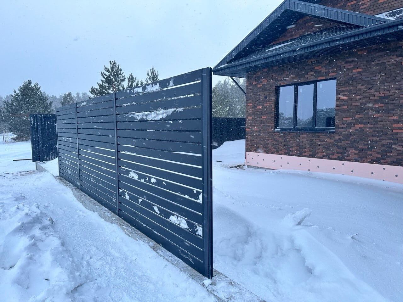 Забор-ранчо из металлопланкена 26м RAL7024 Серый Графит МАТТЕ в Киржаче