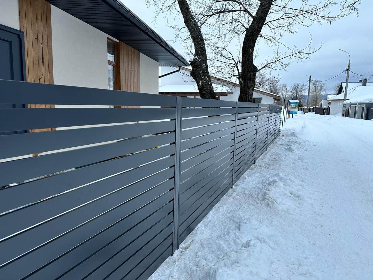 Забор-ранчо из металлопланкена 37м RAL7024 Серый Графит фото 5 в Киржаче