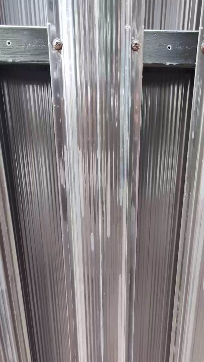 Забор из евроштакетника 22м RAL8019/8019 Темный Шоколад двусторонний фото 3 в Киржаче