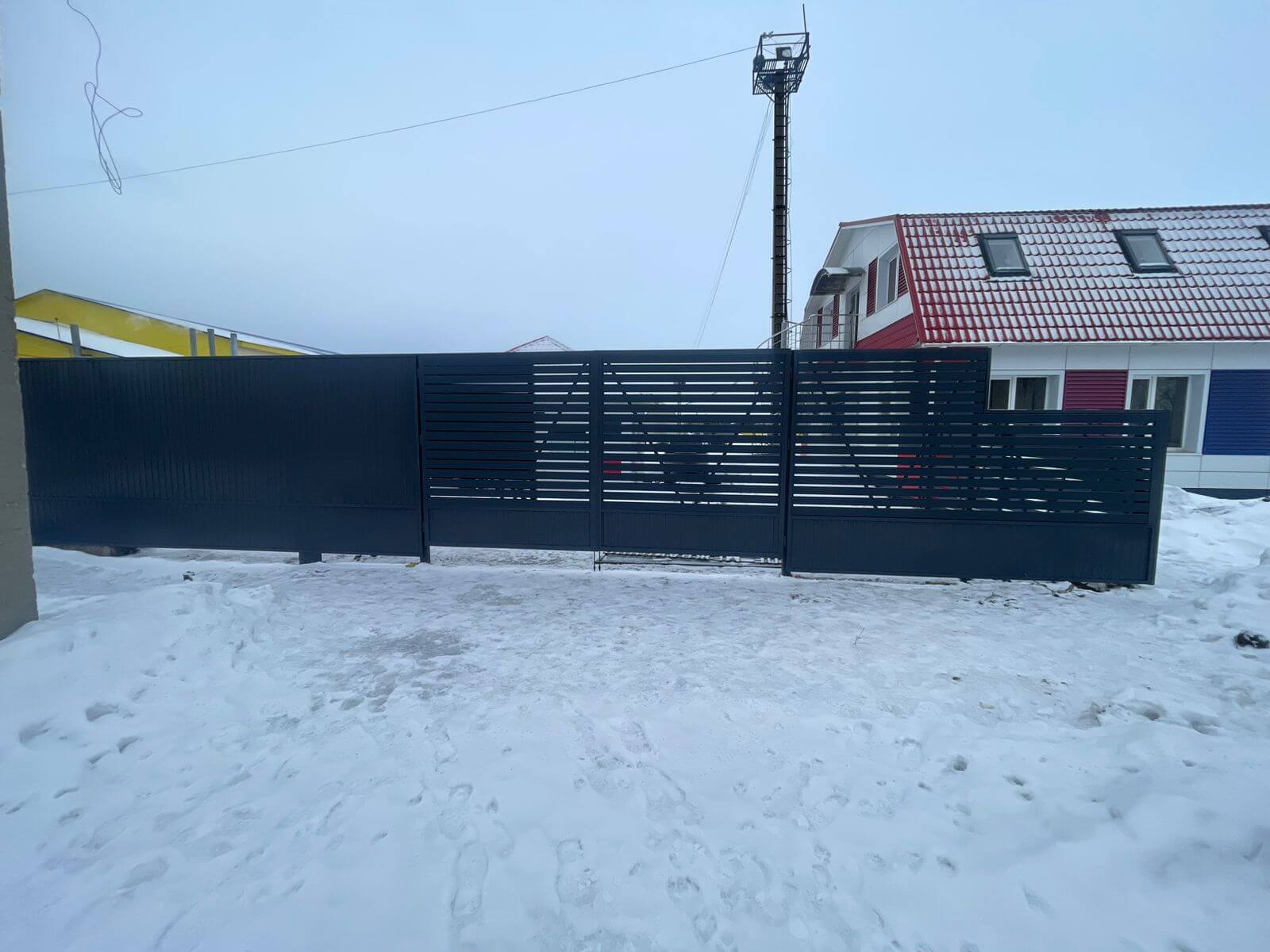 Забор-ранчо из металлического планкена 11м RAL7024 Серый Графит фото 2 в Киржаче