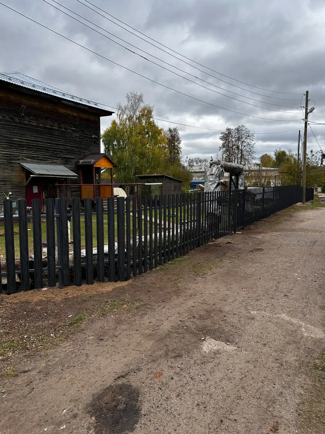 Забор из евроштакетника 63м Черное Дерево 3D Принтек фото 3 в Киржаче